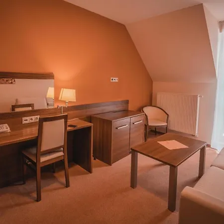 Отель Dom Zdravia - Kupele Pieniny Червены-Клаштор