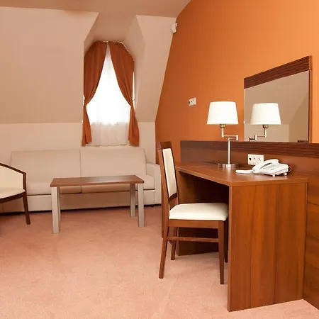 Отель Dom Zdravia - Kupele Pieniny Червены-Клаштор