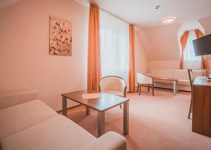فندق Dom Zdravia - Kupele Pieniny 3*