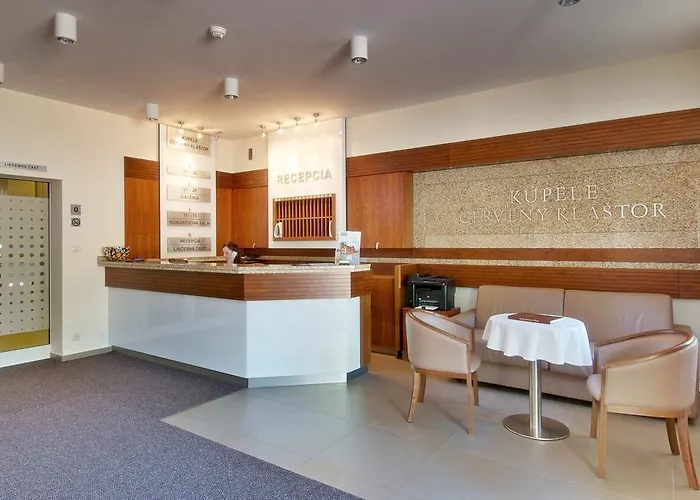 فندق Dom Zdravia - Kupele Pieniny 3*